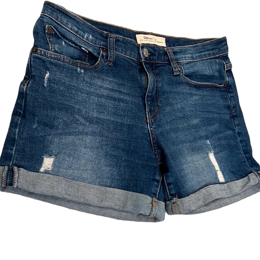 Gap jeans shorts. 28” waist, 5” inseam. Good used condition.